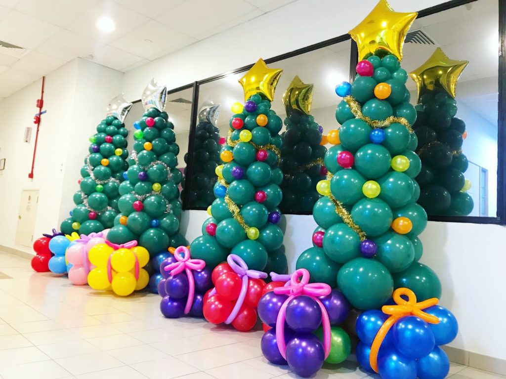 Christmas Tree Balloon Sculptures