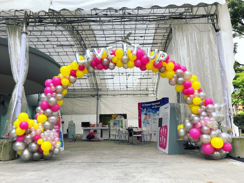 Large Organic Balloon Arch