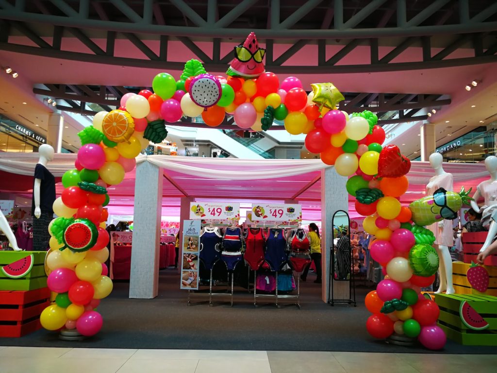 Organic Balloon Arch at Plaza Singapura