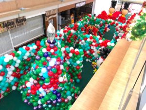 Christmas Balloon Decorations for West Coast Plaza