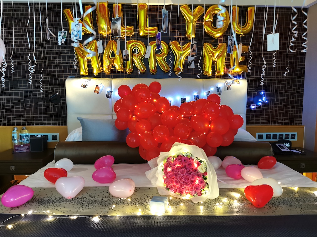 Will you marry me Balloon Room Styling