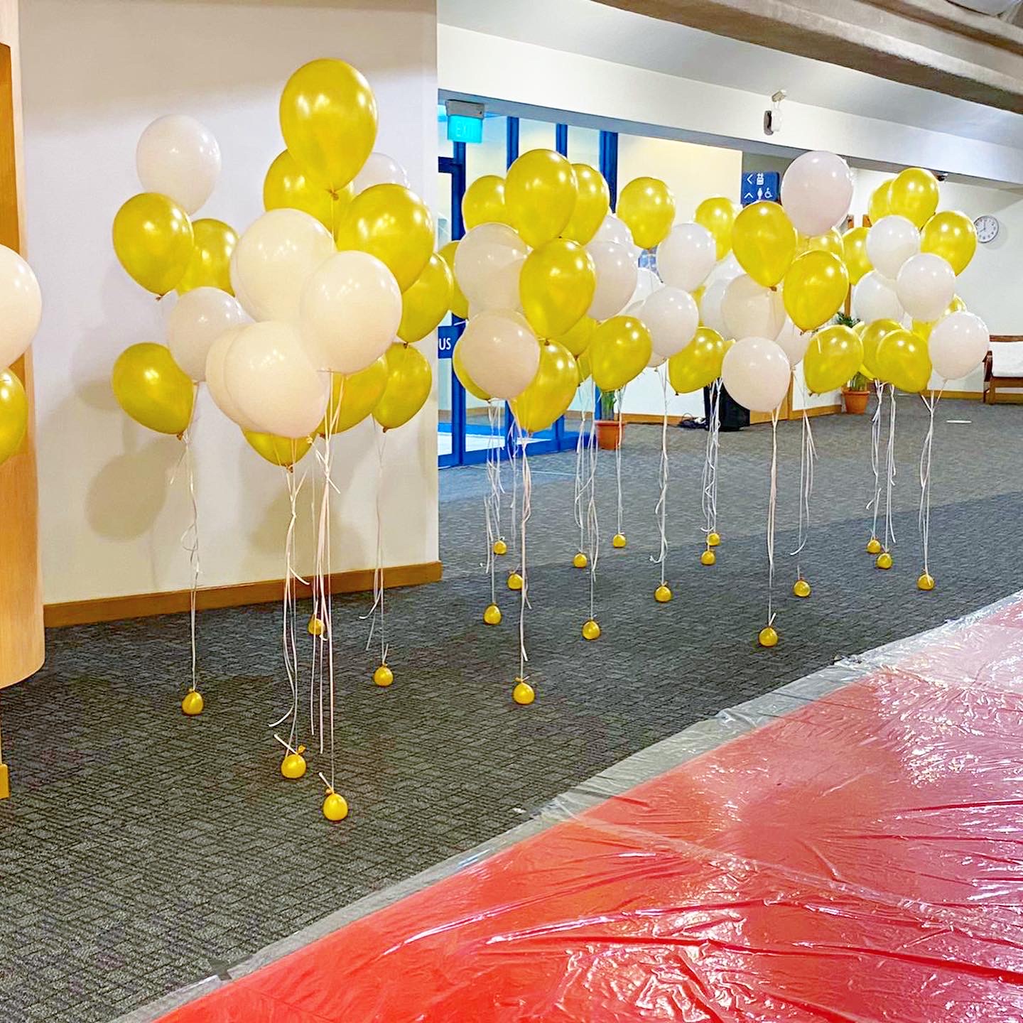 White and Gold Helium Balloon Bundles Decoration