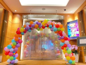 Organic Rainbow Balloon Arch Decor