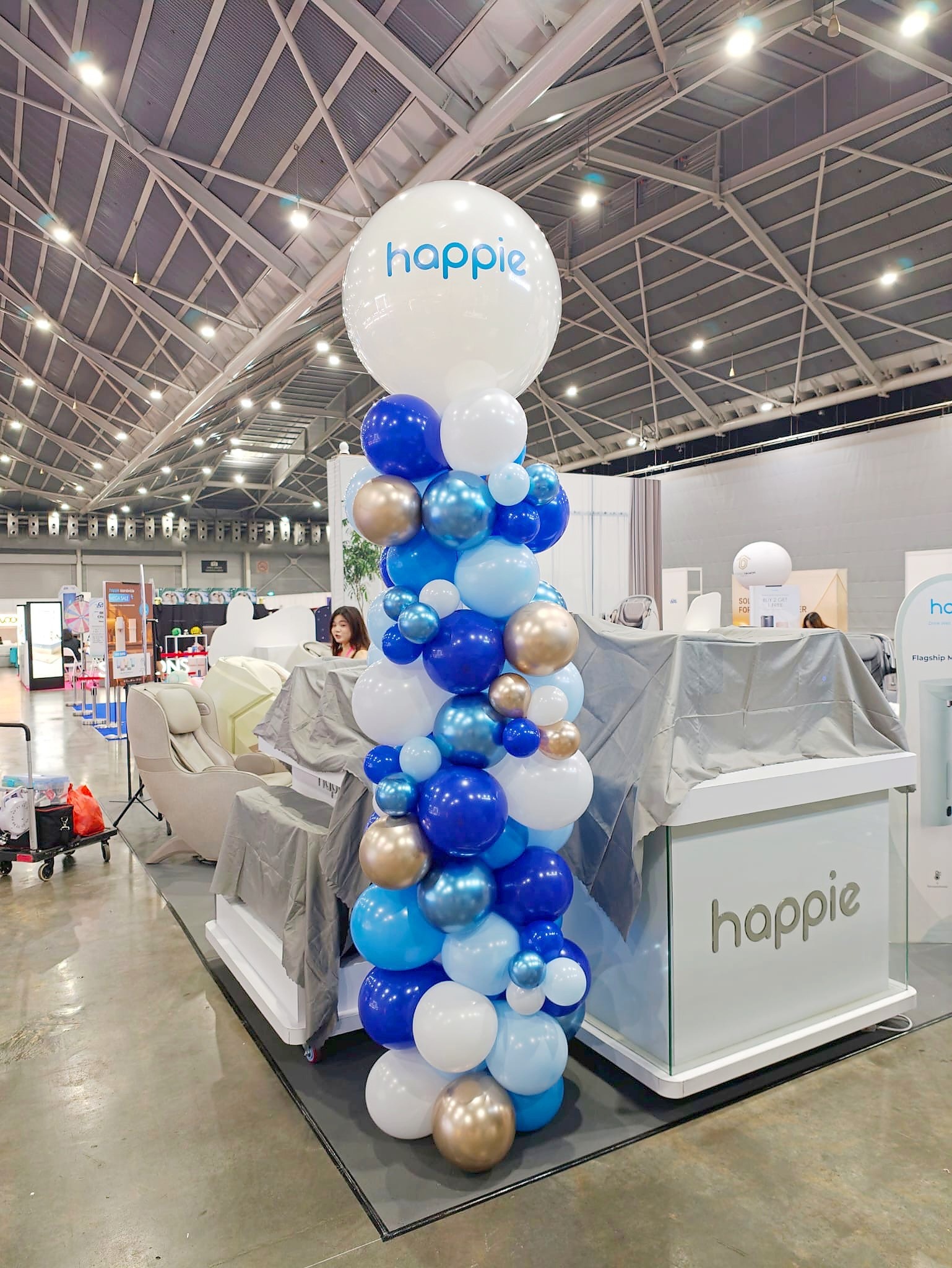 Branded Balloon Columns: Keeping a Campaign Consistent Across Multiple Displays